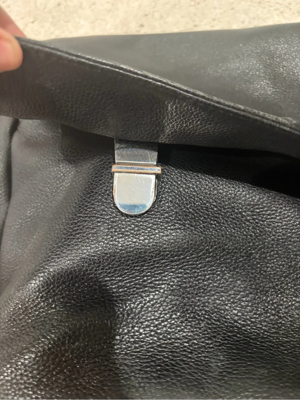 Marc By Marc Jacobs All Leather Black Messenger Bag in Excellent Condition